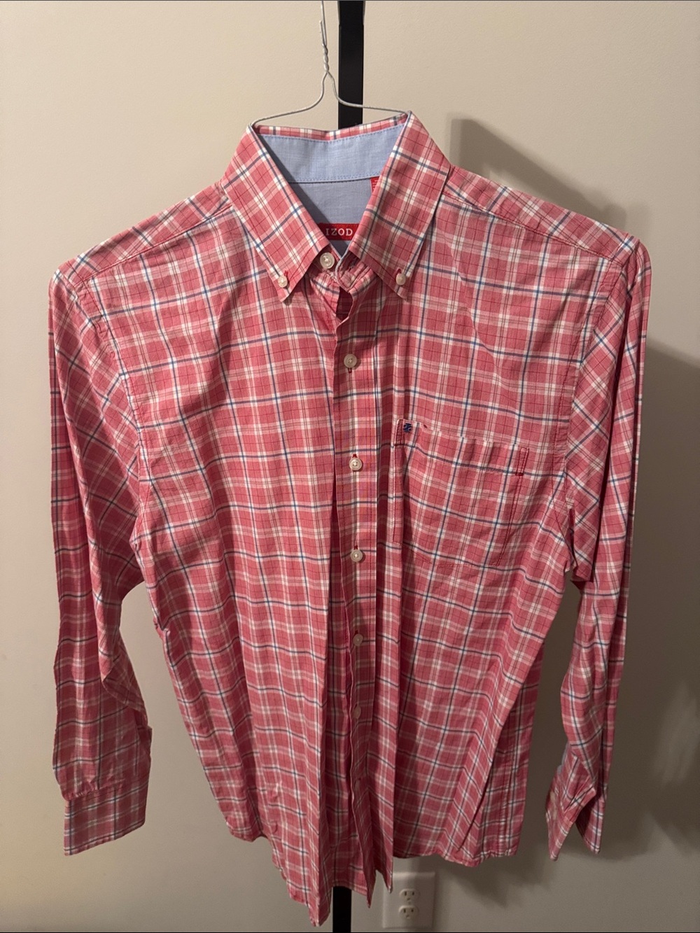 Izod red plaid button-down men's long sleeve shirt. Size small